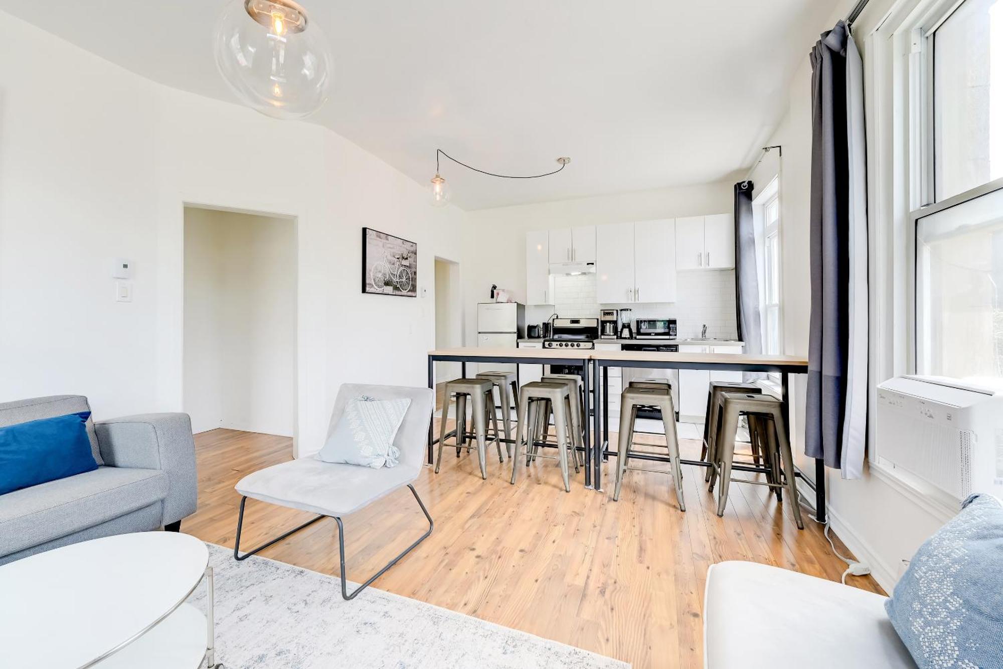 Chez Mont Royal Apartments! มอนทรีอัล ภายนอก รูปภาพ