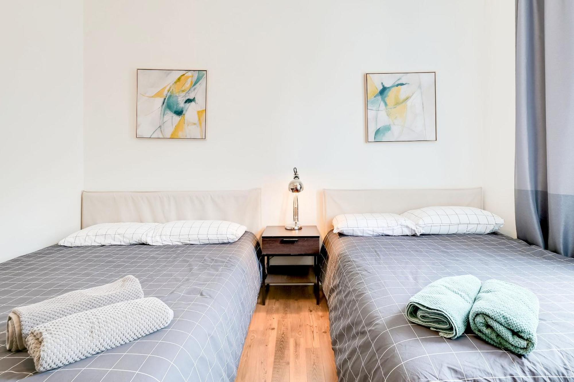 Chez Mont Royal Apartments! มอนทรีอัล ภายนอก รูปภาพ