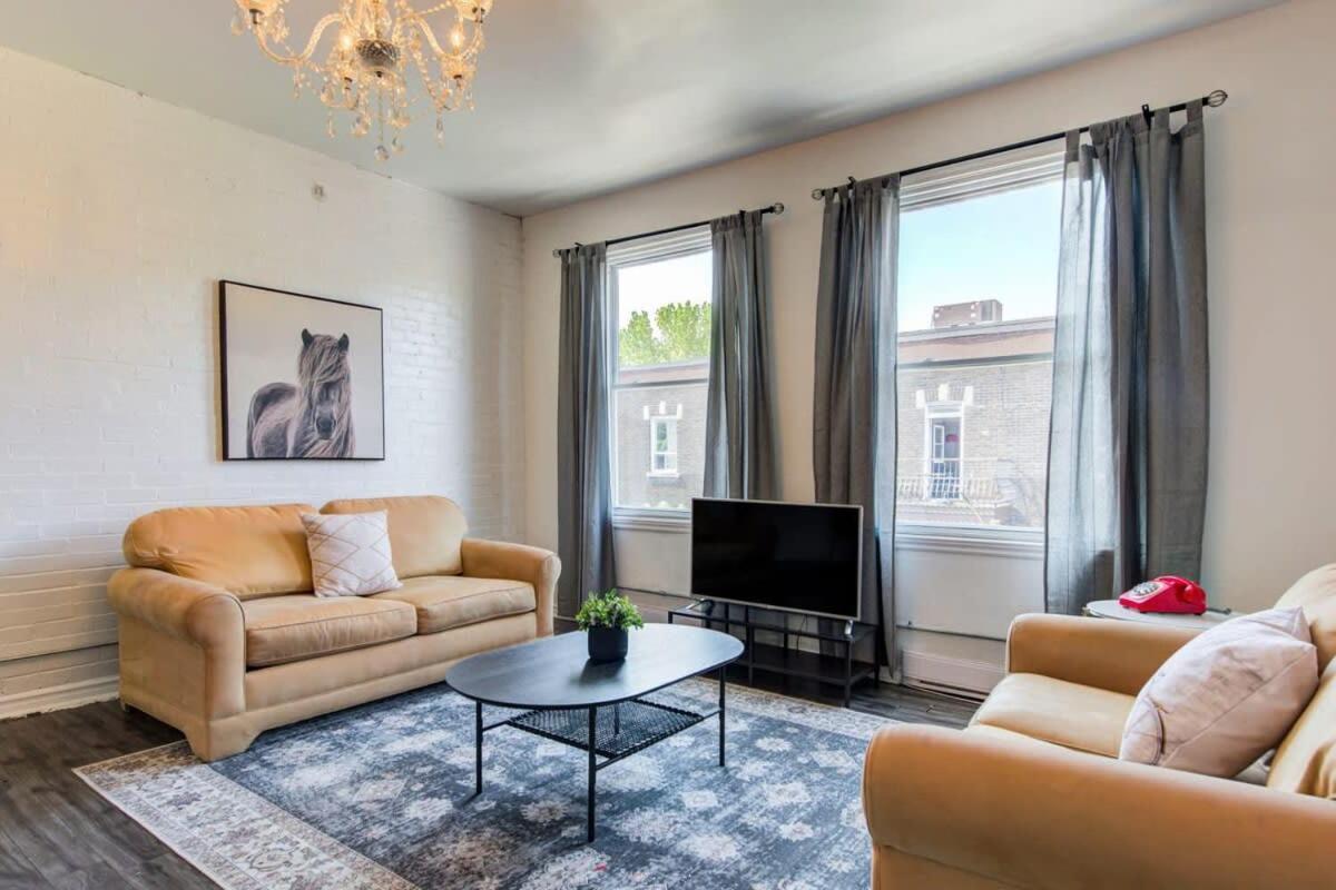 Chez Mont Royal Apartments! มอนทรีอัล ภายนอก รูปภาพ