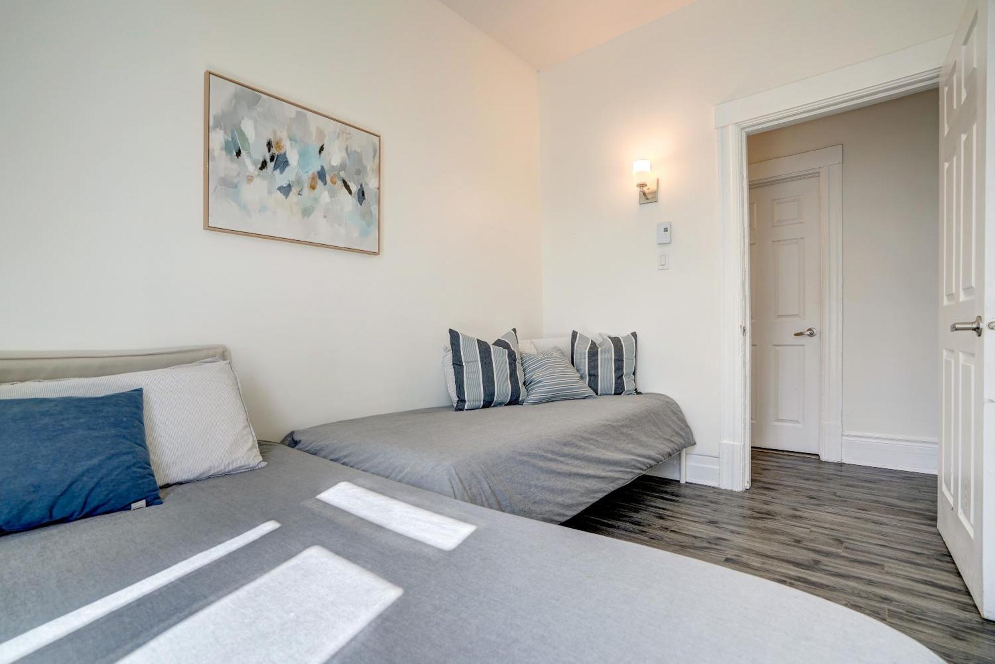 Chez Mont Royal Apartments! มอนทรีอัล ภายนอก รูปภาพ